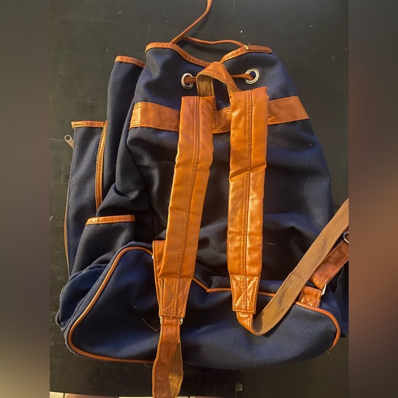 Lish Canvas Tennis Racket Backpack - Picture 4 of 4